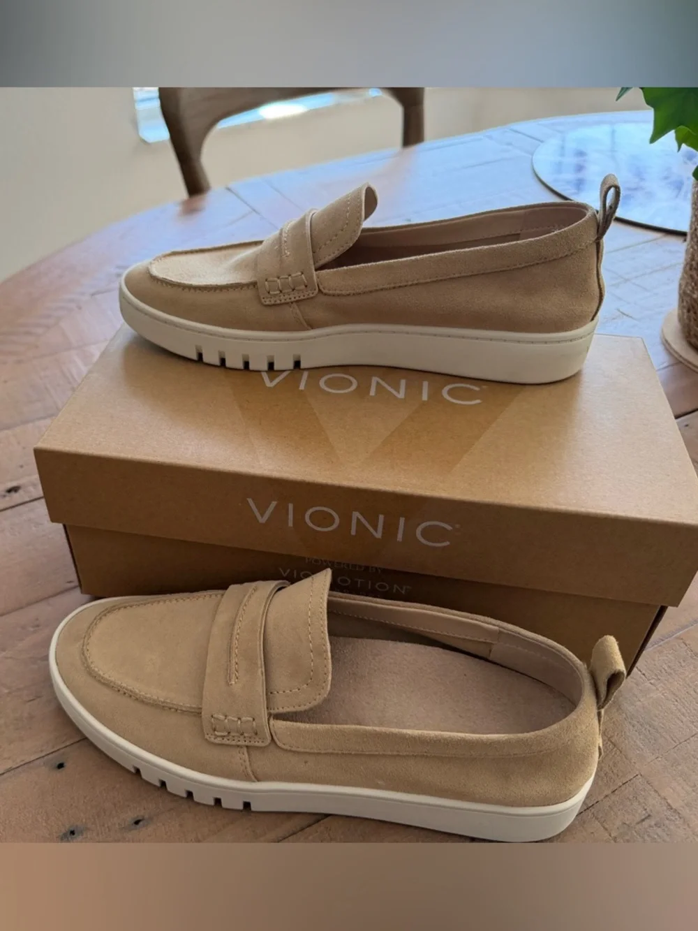 Vionic Chantel Sand 8.5 M Never Worn NWT - Picture 6 of 11